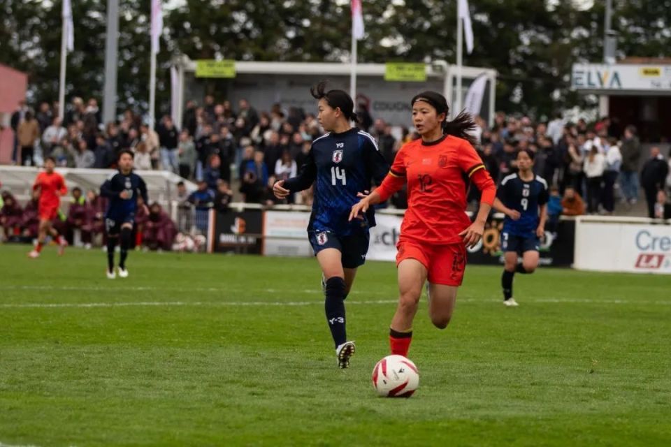 半岛体育官网首页-国际赛场上顶尖女足选手的绚丽表现赞不绝口