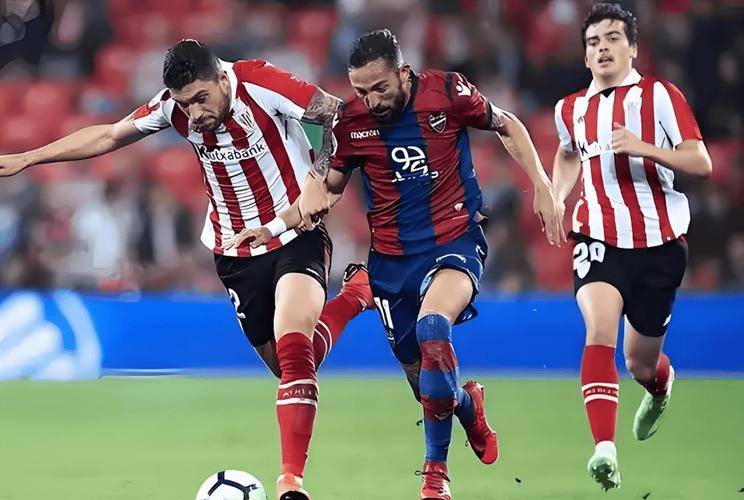 半岛体育官网入口-包含里尔球员士气高昂，连续多场胜利表现抢眼的词条