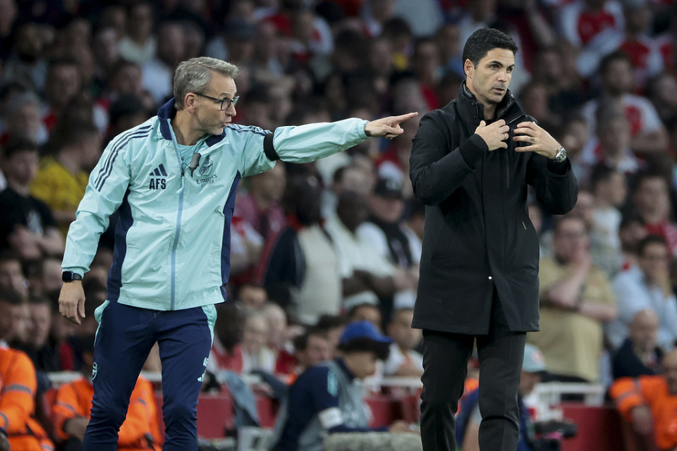 半岛体育入口-关于阿森纳-逆转诺维奇，客场千钧一发的信息