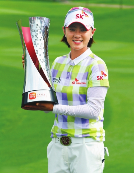 半岛体育登录入口-龙虎对决！名将力挫对手夺得奖杯的简单介绍