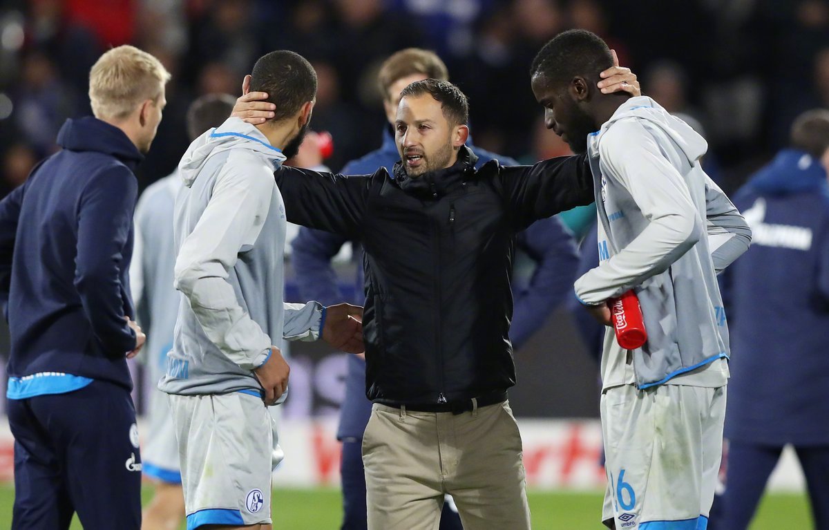 半岛体育app官方下载-沙尔克客场惨败弗莱堡，遭遇连败