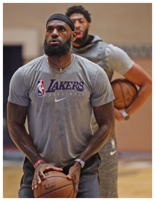 半岛体育官方下载-关于火箭胜国王，霍华德砍下双+成全场最佳的信息