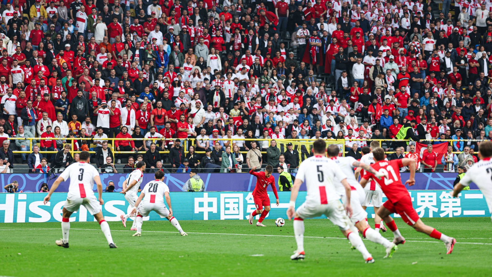 半岛体育网球-关于奥地利国家队主场-胜北马其顿，小组头名锁定的信息