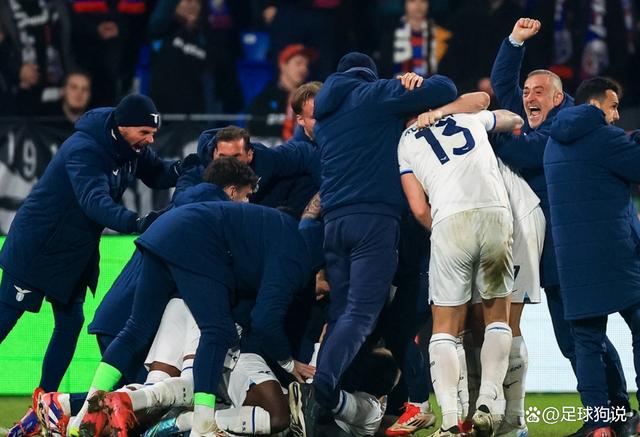 半岛综合体育官方app下载-欧预赛重点对战如同引火烧荒，高潮迭起刺激万分